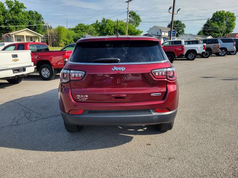 Used 2022 Jeep Compass Latitude AWD/4WD image 3