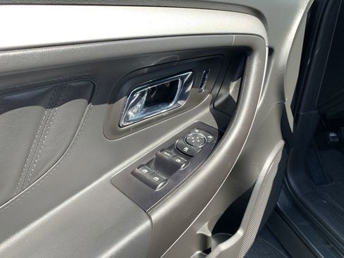 Used 2018 Ford Taurus SEL FWD image 15