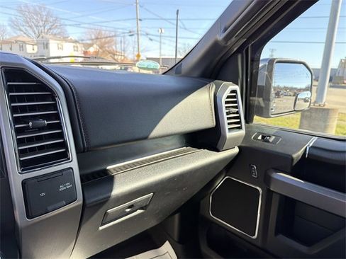 Used 2018 Ford F150 Platinum w/ Equipment Group 701A Luxury image 22