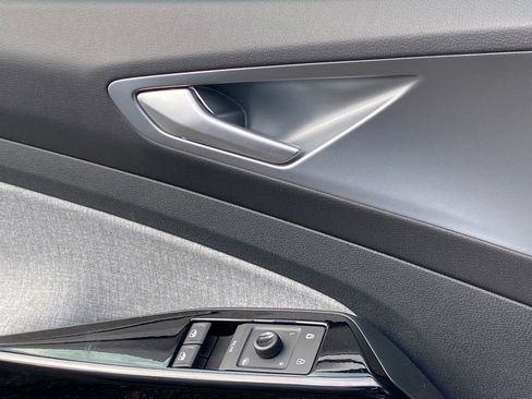 Certified 2024 Volkswagen ID.4 2WD image 15