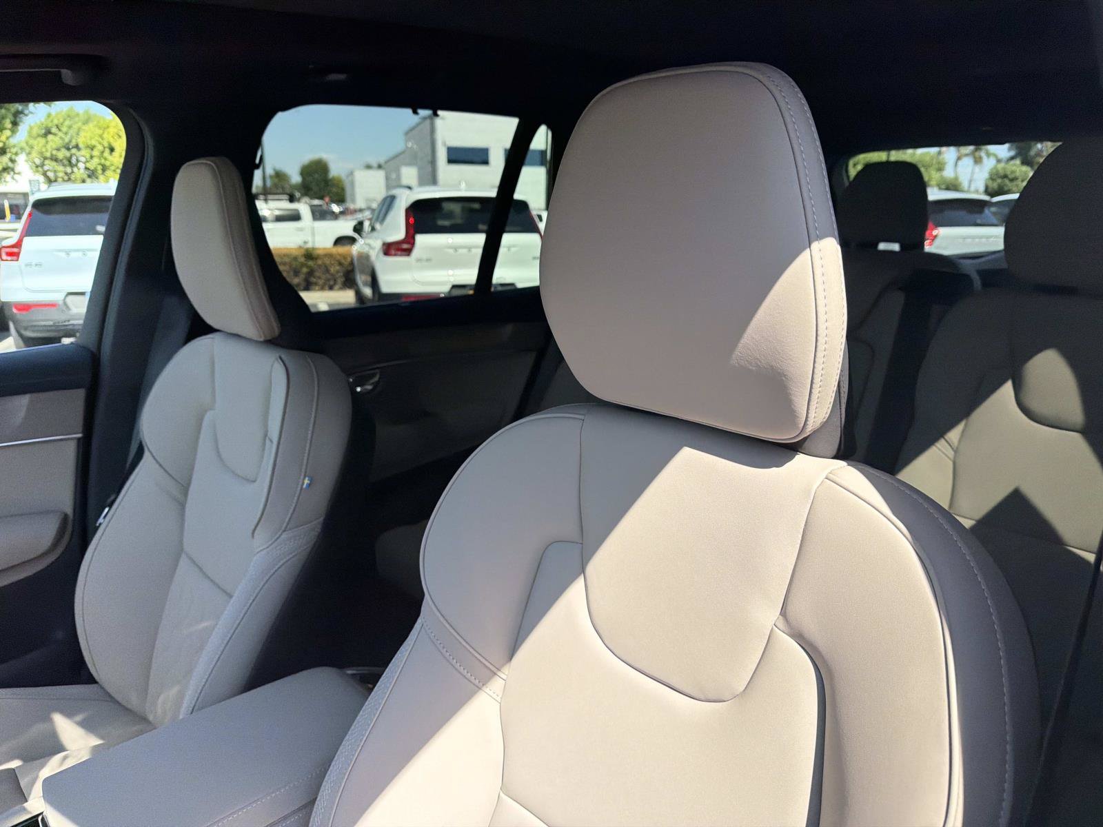 New 2027 Volvo XC90 B6 Plus AWD/4WD image 15