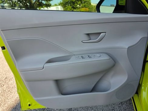 Used 2024 Hyundai Kona SEL FWD image 15