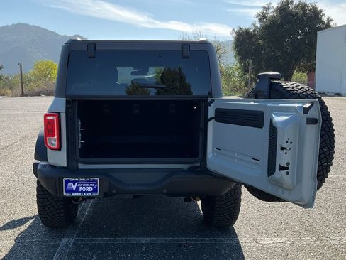 Certified 2024 Ford Bronco Black Diamond w/ Sasquatch Package image 16