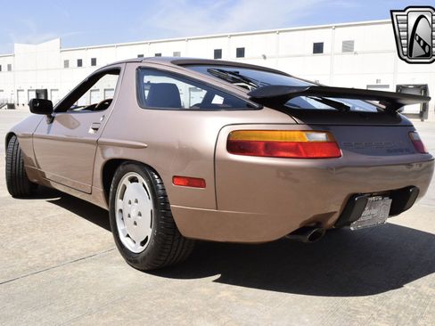 Used 1988 Porsche 928 S4 image 3