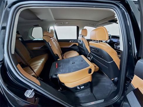 Used 2021 BMW X7 xDrive40i image 28