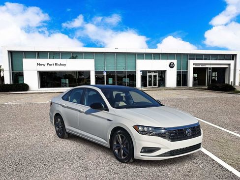 Used 2021 Volkswagen Jetta R-Line image 2