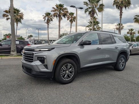 Certified 2024 Chevrolet Traverse LT FWD image 8