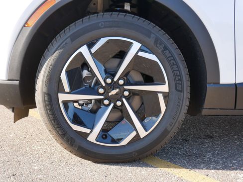 New 2026 Chevrolet Equinox EV LT AWD/4WD image 3
