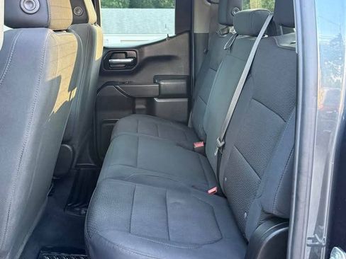 Used 2020 Chevrolet Silverado 1500 Custom w/ Custom Value Package AWD/4WD image 9