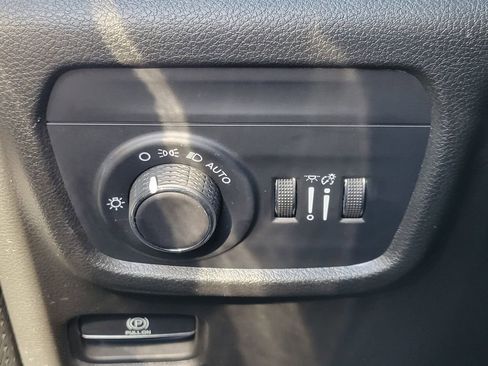 Used 2022 Jeep Grand Cherokee Altitude image 12