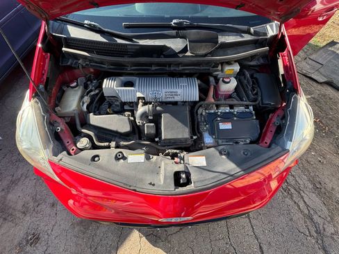 Used 2016 Toyota Prius V Four image 32