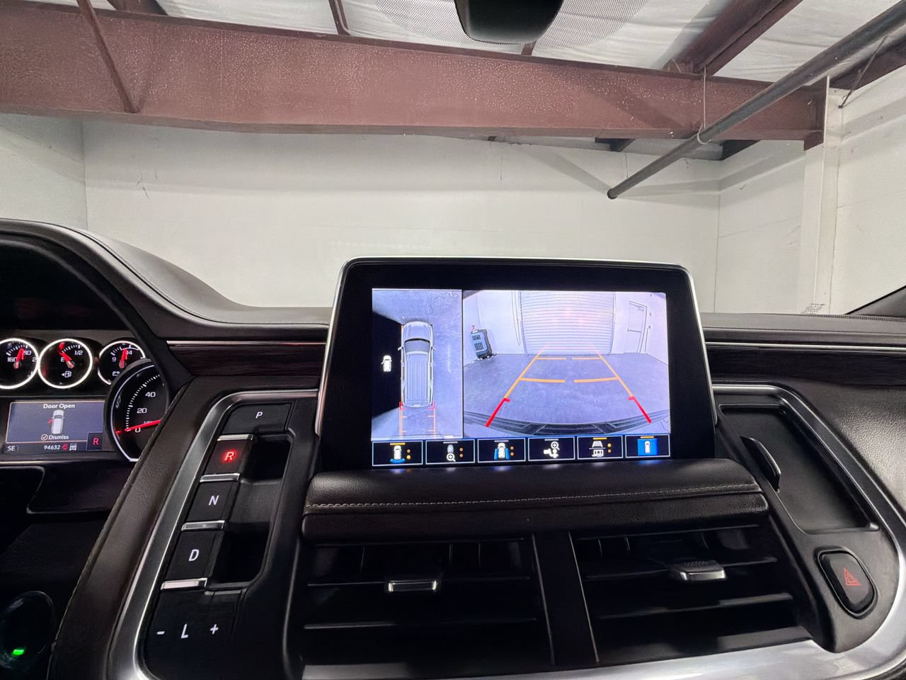 Used 2021 Chevrolet Tahoe Z71 w/ Z71 Signature Package AWD/4WD image 14