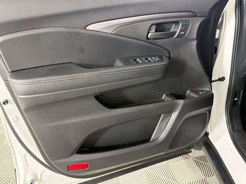 Used 2024 Honda Passport EX-L image 13