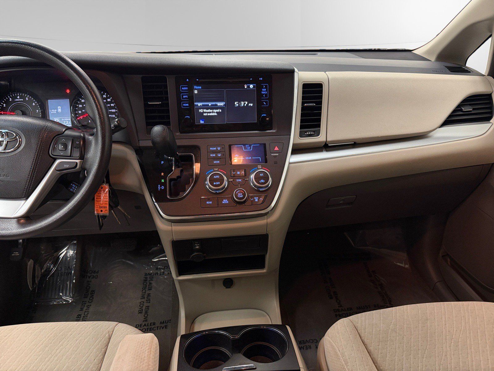 Used 2017 Toyota Sienna LE FWD image 12