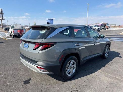 Used 2025 Hyundai Tucson SE FWD image 5