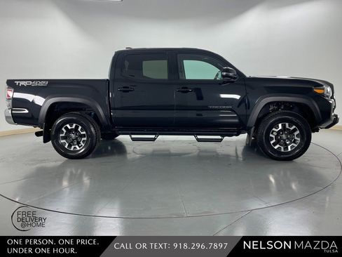 Used 2022 Toyota Tacoma TRD Off-Road image 5
