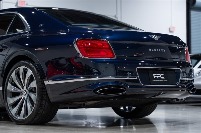 Used 2020 Bentley Flying Spur W12 w/ First Edition Specification AWD/4WD image 17