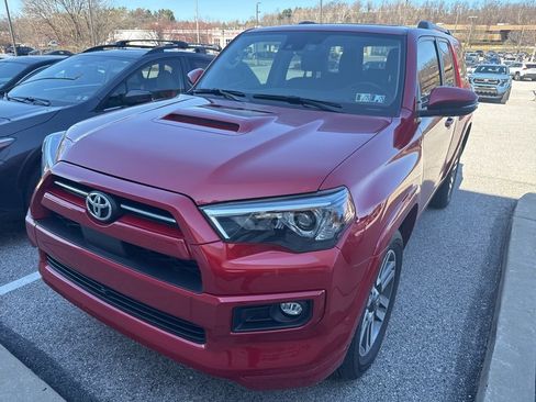 Used 2022 Toyota 4Runner TRD Sport w/ Technology Package image 3