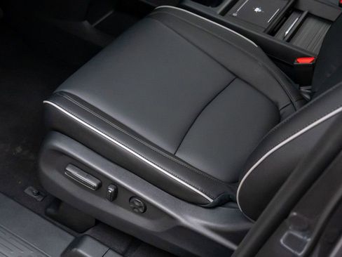 New 2026 Honda Odyssey Touring image 15