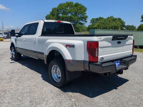 Certified 2022 Ford F350 King Ranch w/ King Ranch Ultimate Package AWD/4WD image 5