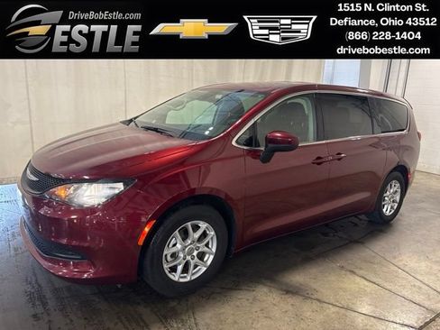 Used 2023 Chrysler Voyager LX FWD image 1