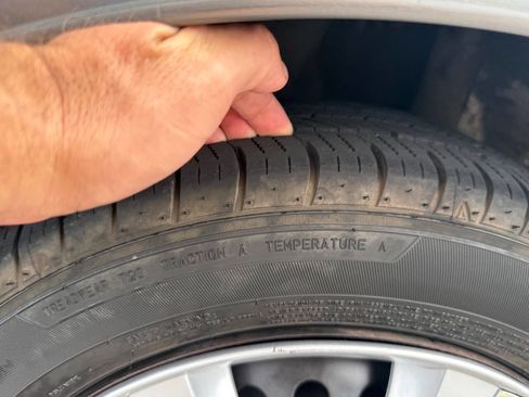 Used 2012 Honda Insight image 9