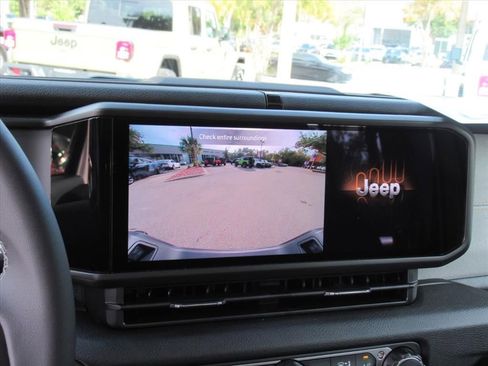 New 2025 Jeep Gladiator Sport image 23