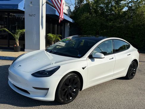Used 2022 Tesla Model 3 Standard Range RWD image 21