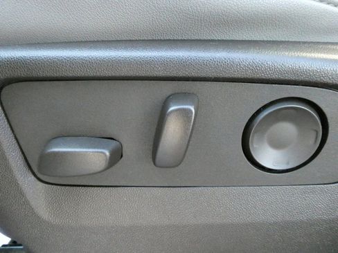 Used 2023 GMC Yukon SLT w/ SLT Premium Package image 27