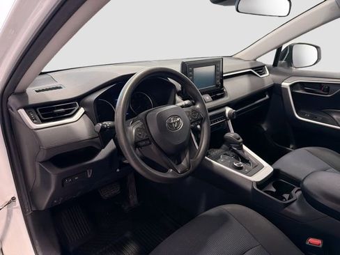 Used 2019 Toyota RAV4 LE AWD/4WD image 7
