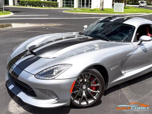 Used 2017 Dodge Viper GTS RWD image 9