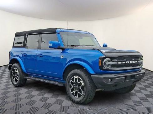 Used 2023 Ford Bronco Outer Banks AWD/4WD image 1