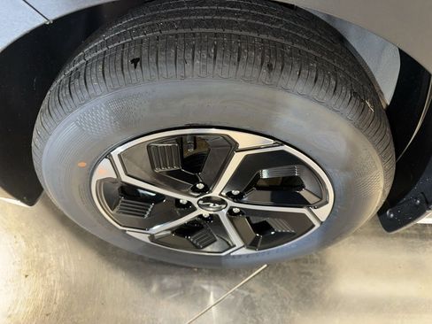 New 2026 Kia Niro LX image 10