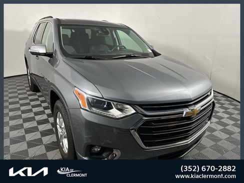 Used 2020 Chevrolet Traverse LT FWD image 1