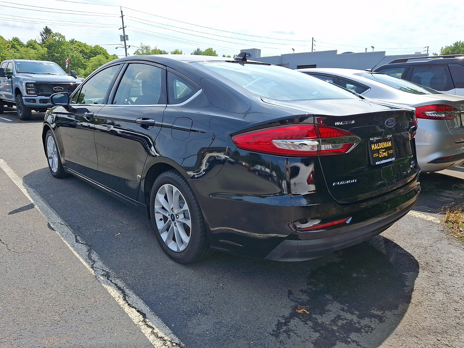 Used 2020 Ford Fusion SE FWD image 6