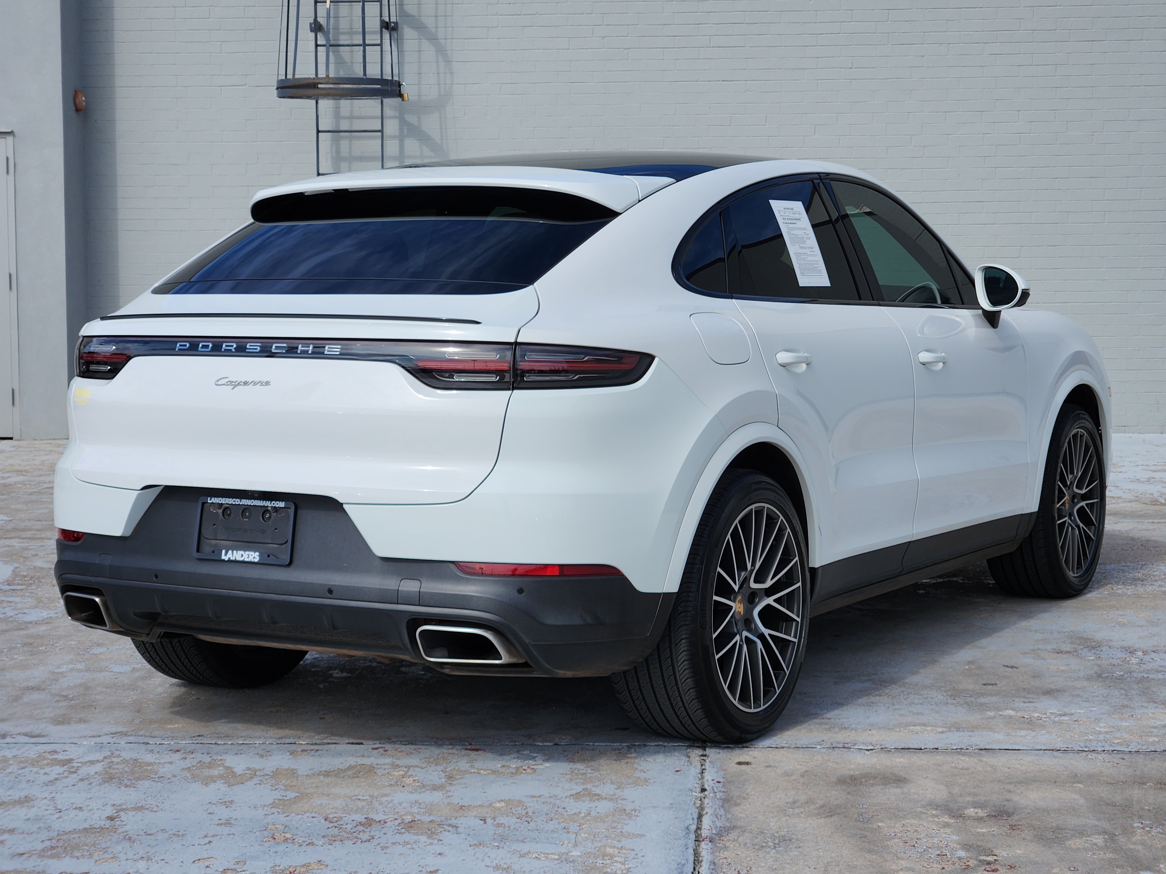 Used 2023 Porsche Cayenne Coupe AWD/4WD image 8