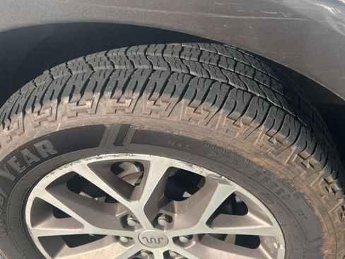 Used 2017 Ford Expedition King Ranch image 3