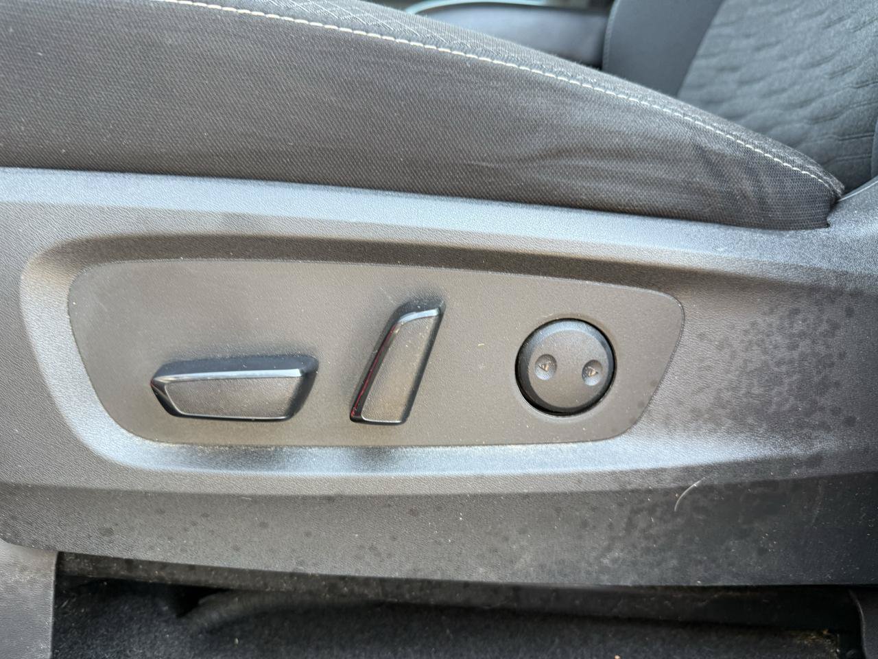 Used 2022 Nissan Pathfinder SV AWD/4WD image 14