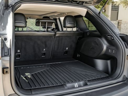 Used 2021 Jeep Cherokee Limited w/ Mopar Interior Package image 64