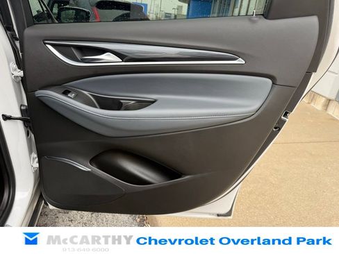 Used 2022 Buick Enclave Premium image 38