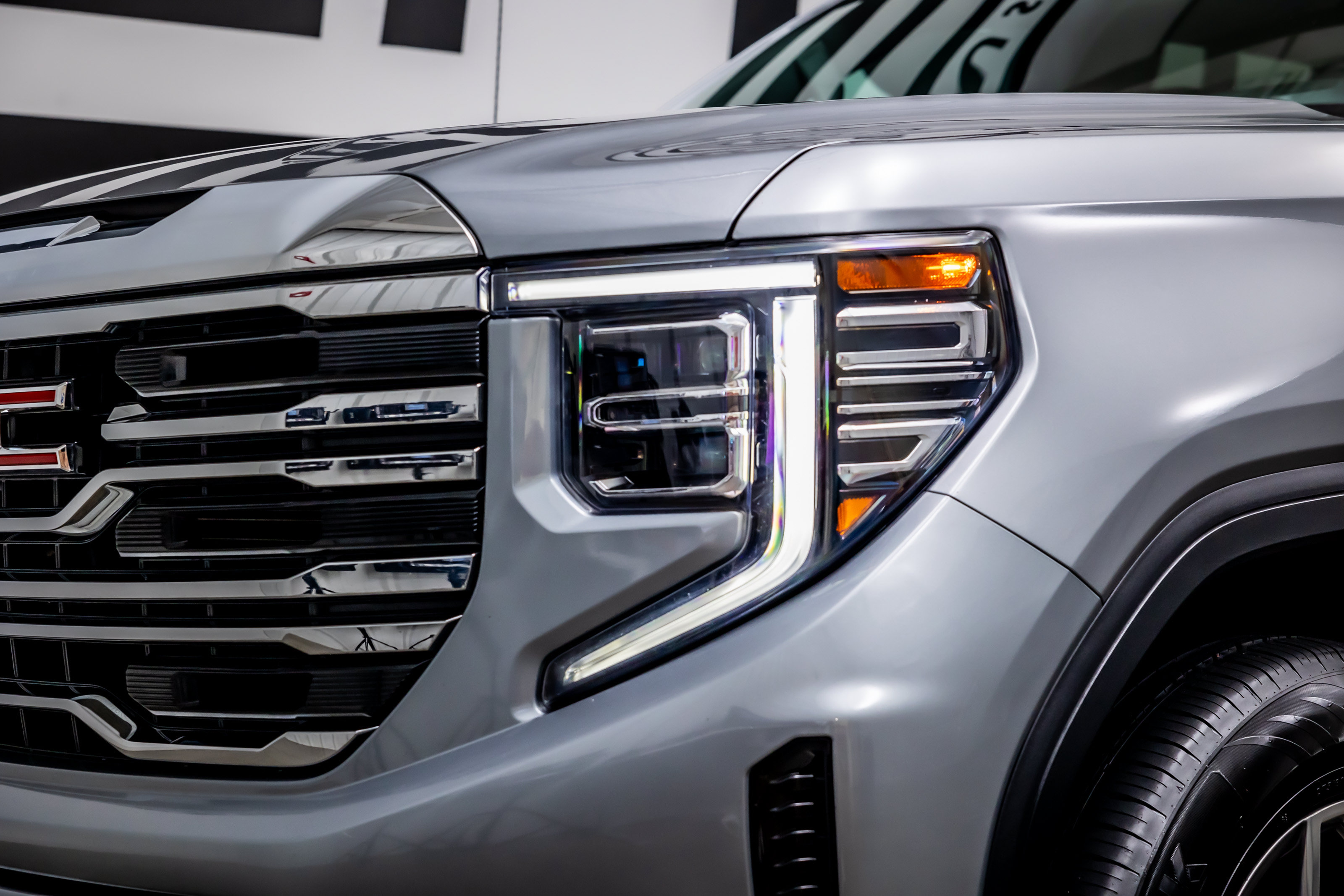Used 2023 GMC Sierra 1500 SLT w/ SLT Premium Package AWD/4WD image 19