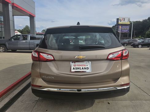 Used 2018 Chevrolet Equinox LS image 6
