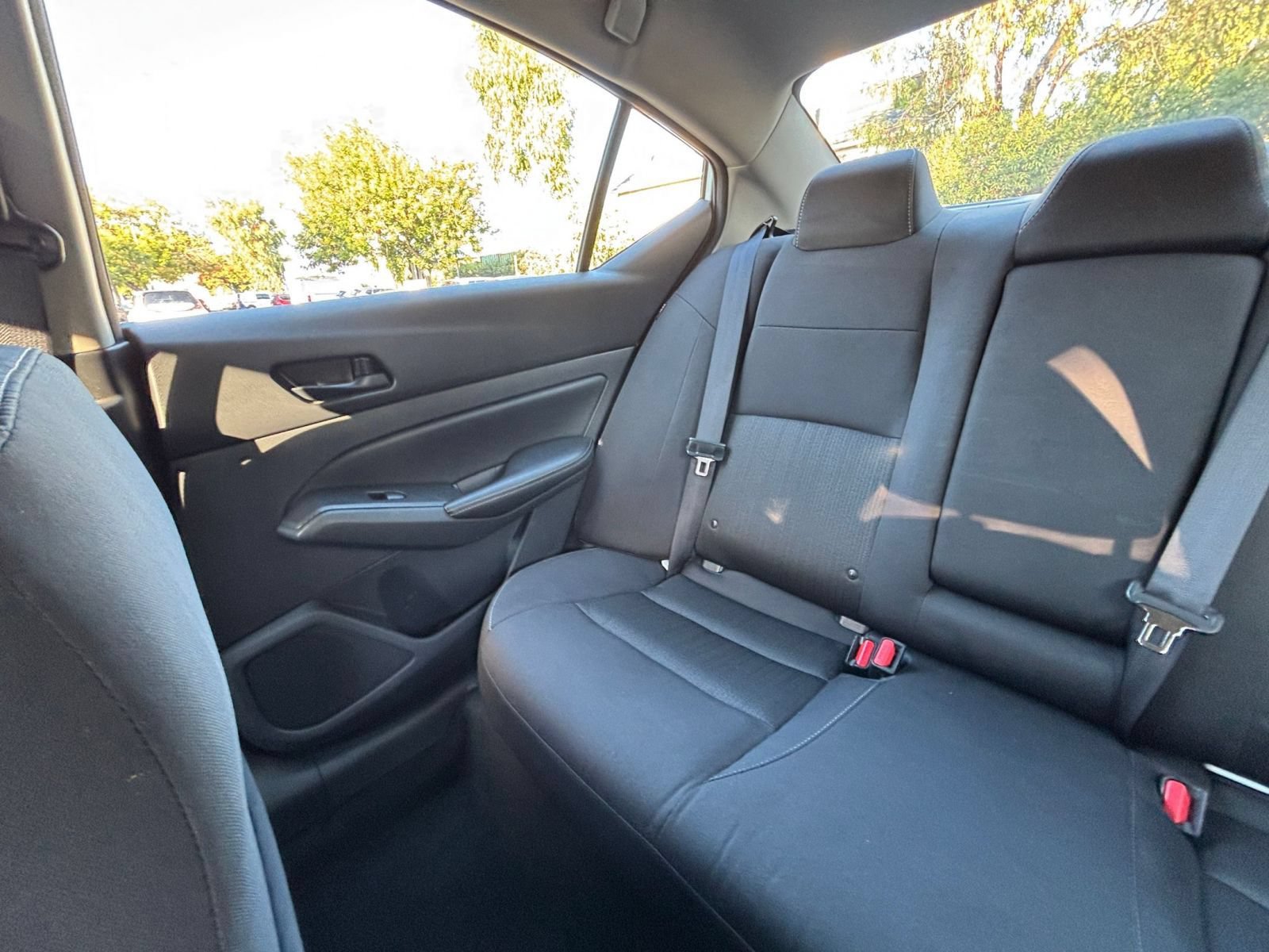 Used 2025 Nissan Altima 2.5 SV FWD image 38