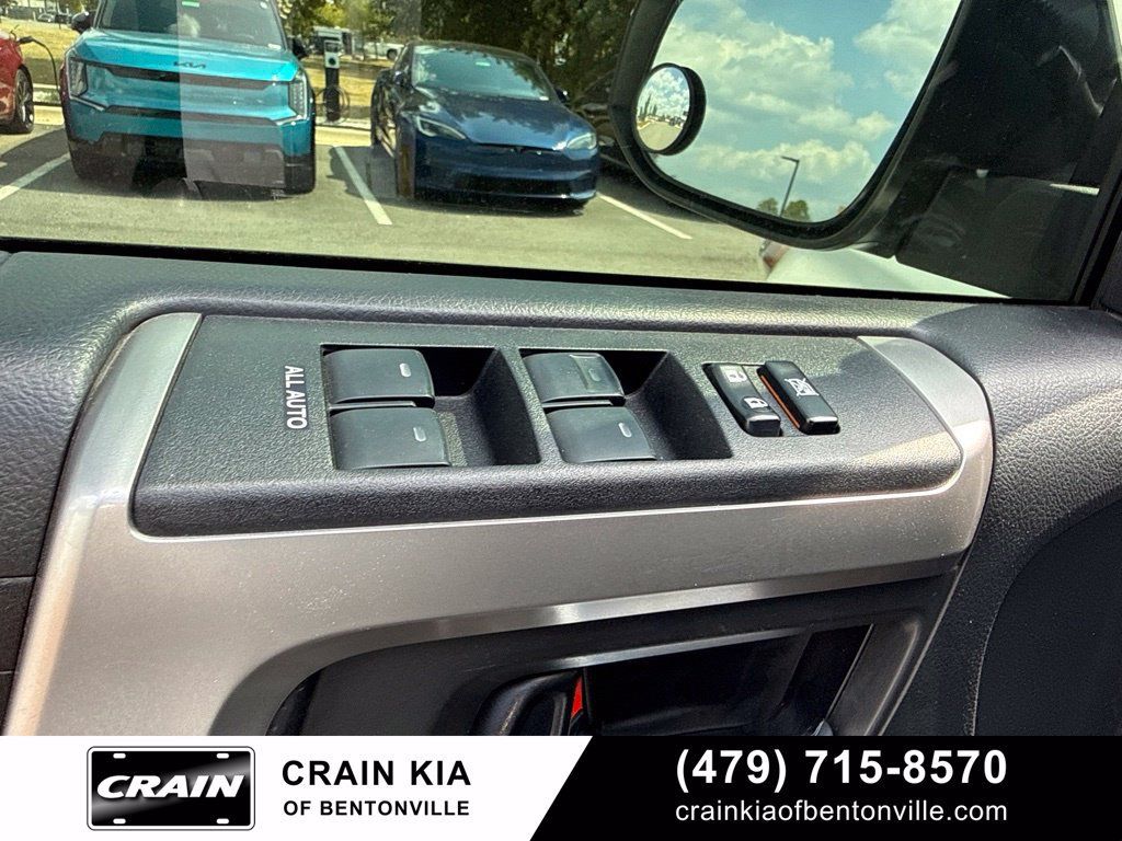 Used 2018 Toyota 4Runner SR5 AWD/4WD image 16