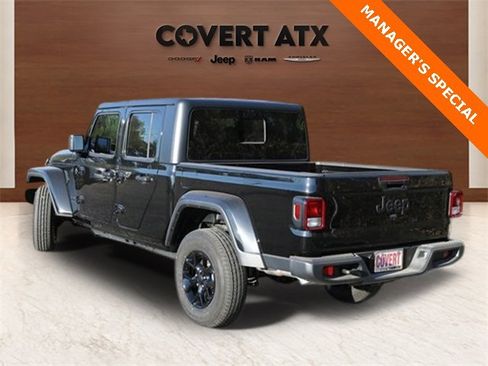 New 2025 Jeep Gladiator Sport image 3