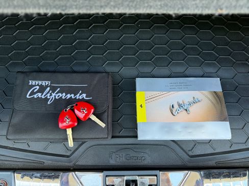 Used 2012 Ferrari California image 38