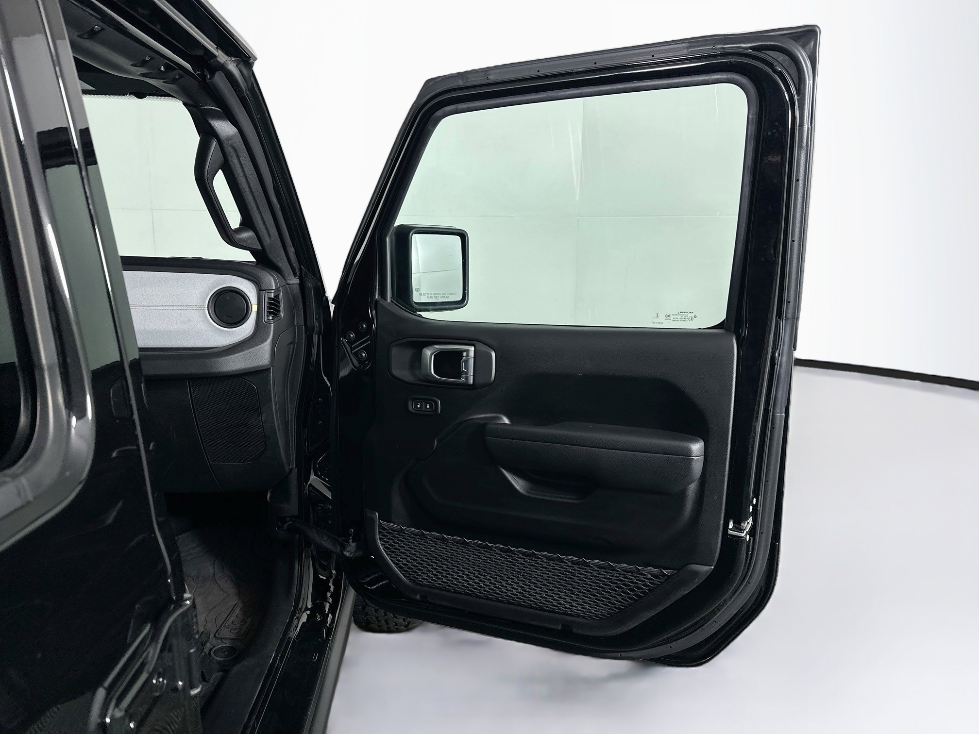 Used 2024 Jeep Wrangler Unlimited AWD/4WD image 30