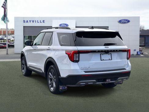 Used 2025 Ford Explorer Active w/ Active Comfort Package AWD/4WD image 4