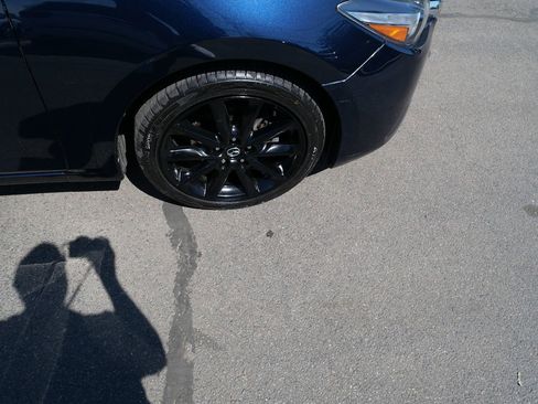 Used 2018 MAZDA MAZDA3 Touring FWD image 31
