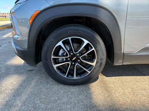 Used 2025 Chevrolet TrailBlazer LT FWD image 23